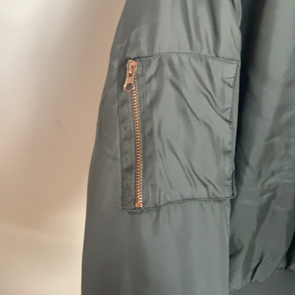 GREEN BOMBER JACKET! - Picture 4 of 4